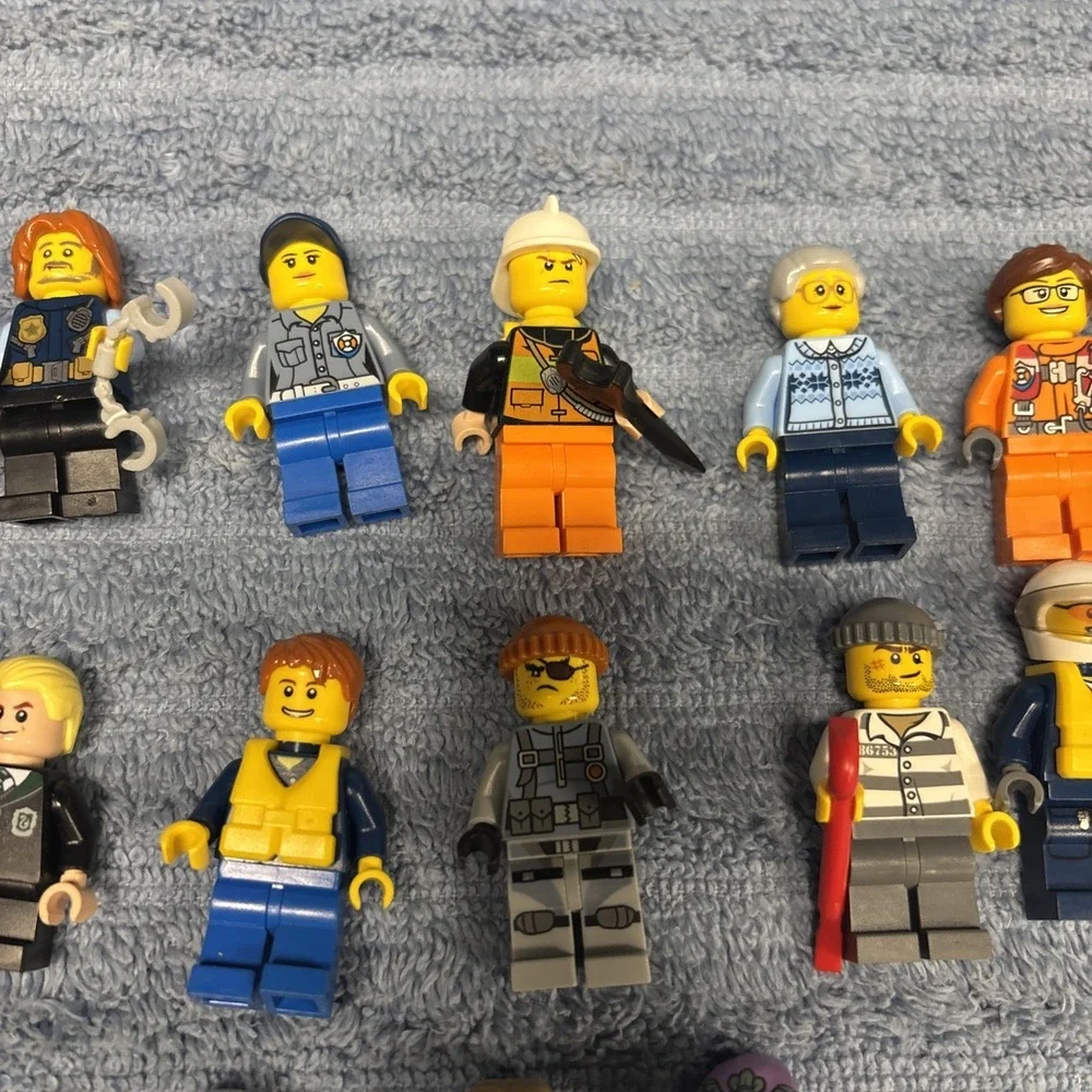 LEGO Collectible Minifigure Assortment‎ Bulk Lot of 25 needs parts